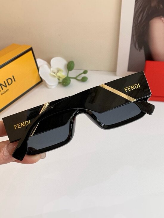 Fendi Bold Square Frame Black Sunglasses